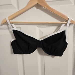 Abercrombie & Fitch Black and White Swim Top curve love